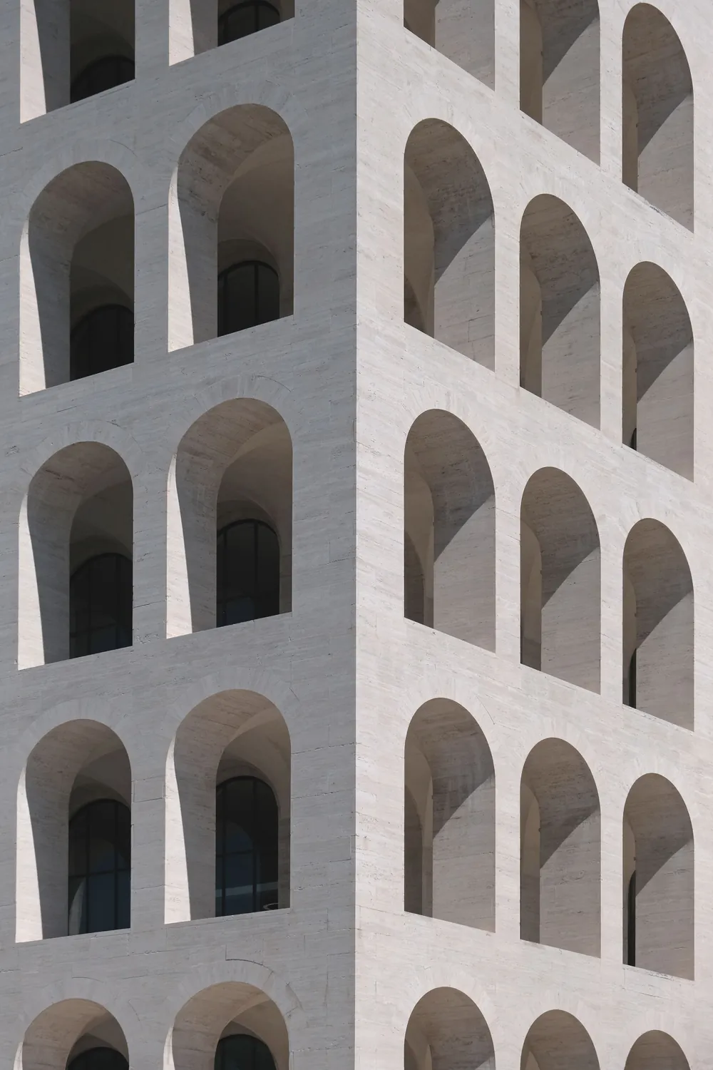EUR SQUARECOLOSSEUM ARCHITECTURE FENDI ROME EUR42 COLOSSEOQUADRATO PALAZZODELLACIVILAITALIANA