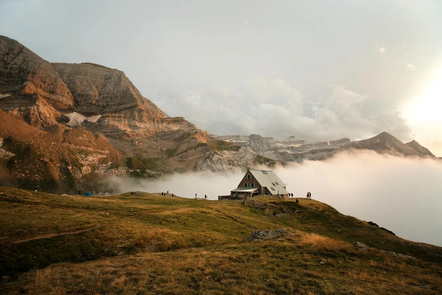 MOUNTAIN PYRENEES ESPUGUETTES SHELTER LANDSCAPE GAVARNIE