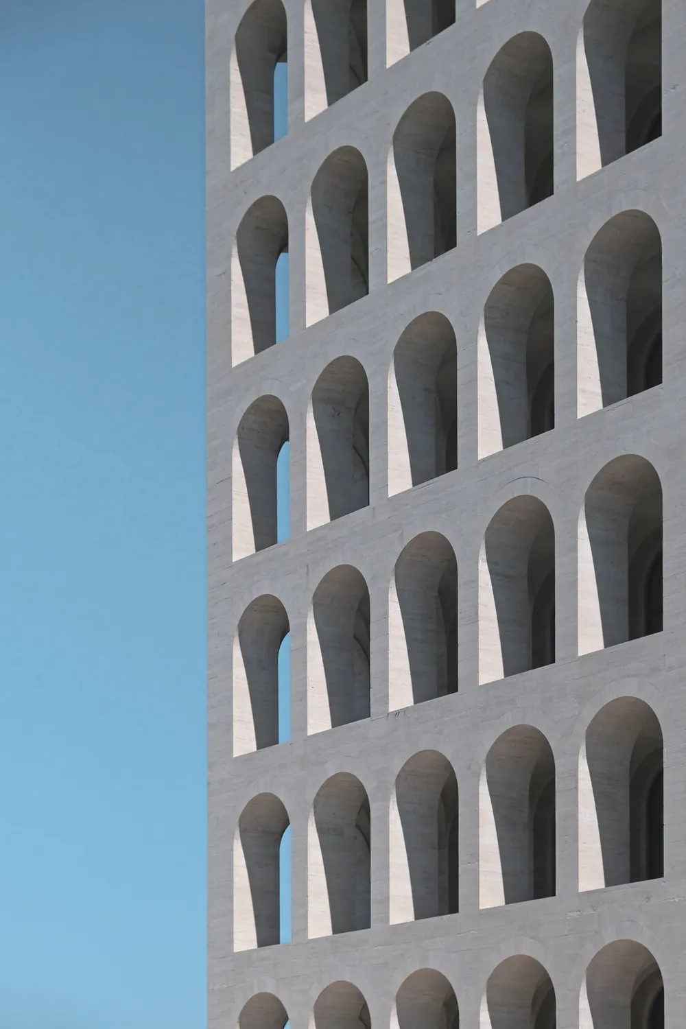 EUR SQUARECOLOSSEUM ARCHITECTURE FENDI ROME EUR42 COLOSSEOQUADRATO PALAZZODELLACIVILAITALIANA