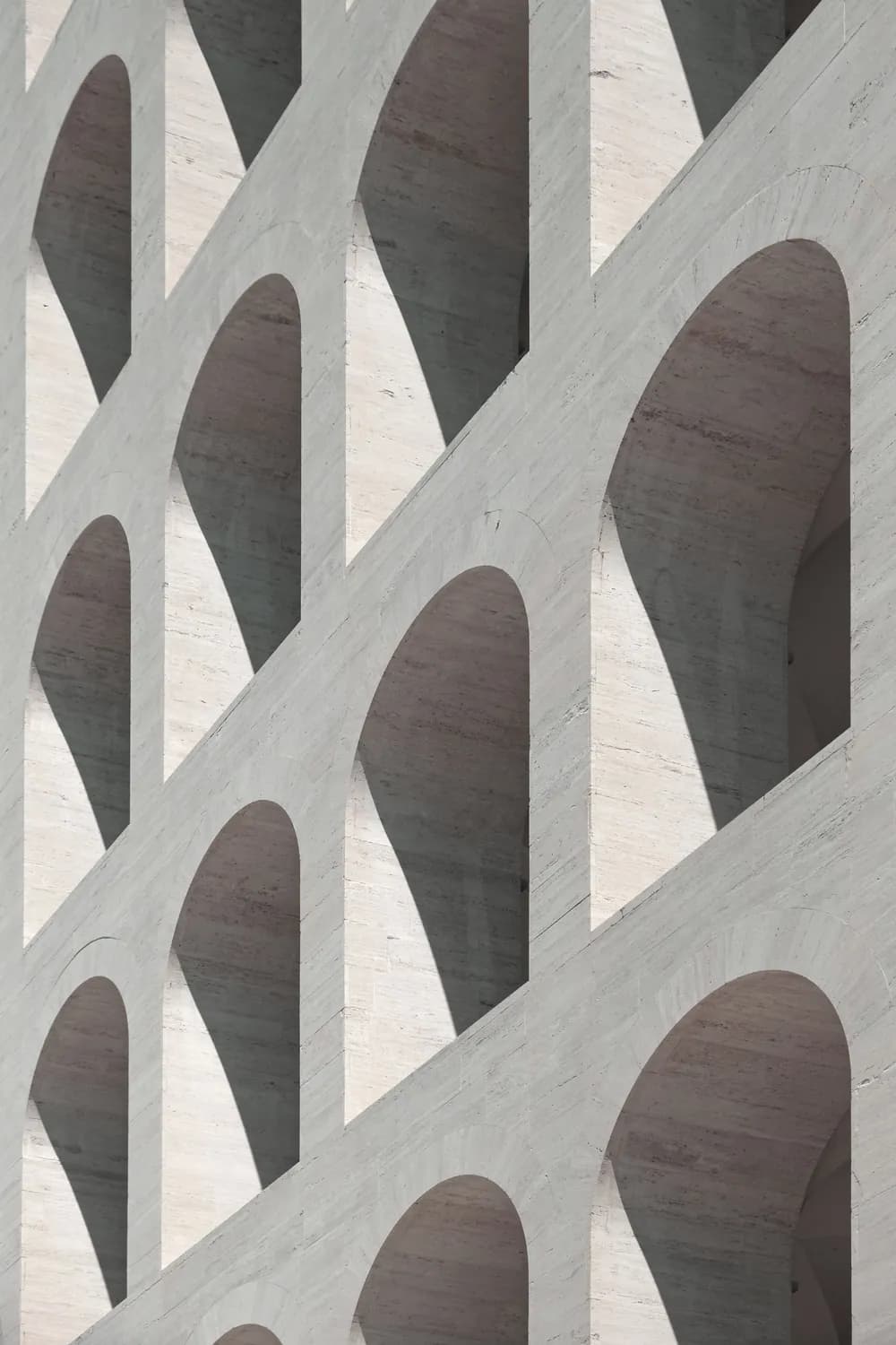 EUR SQUARECOLOSSEUM ARCHITECTURE FENDI ROME EUR42 COLOSSEOQUADRATO PALAZZODELLACIVILAITALIANA
