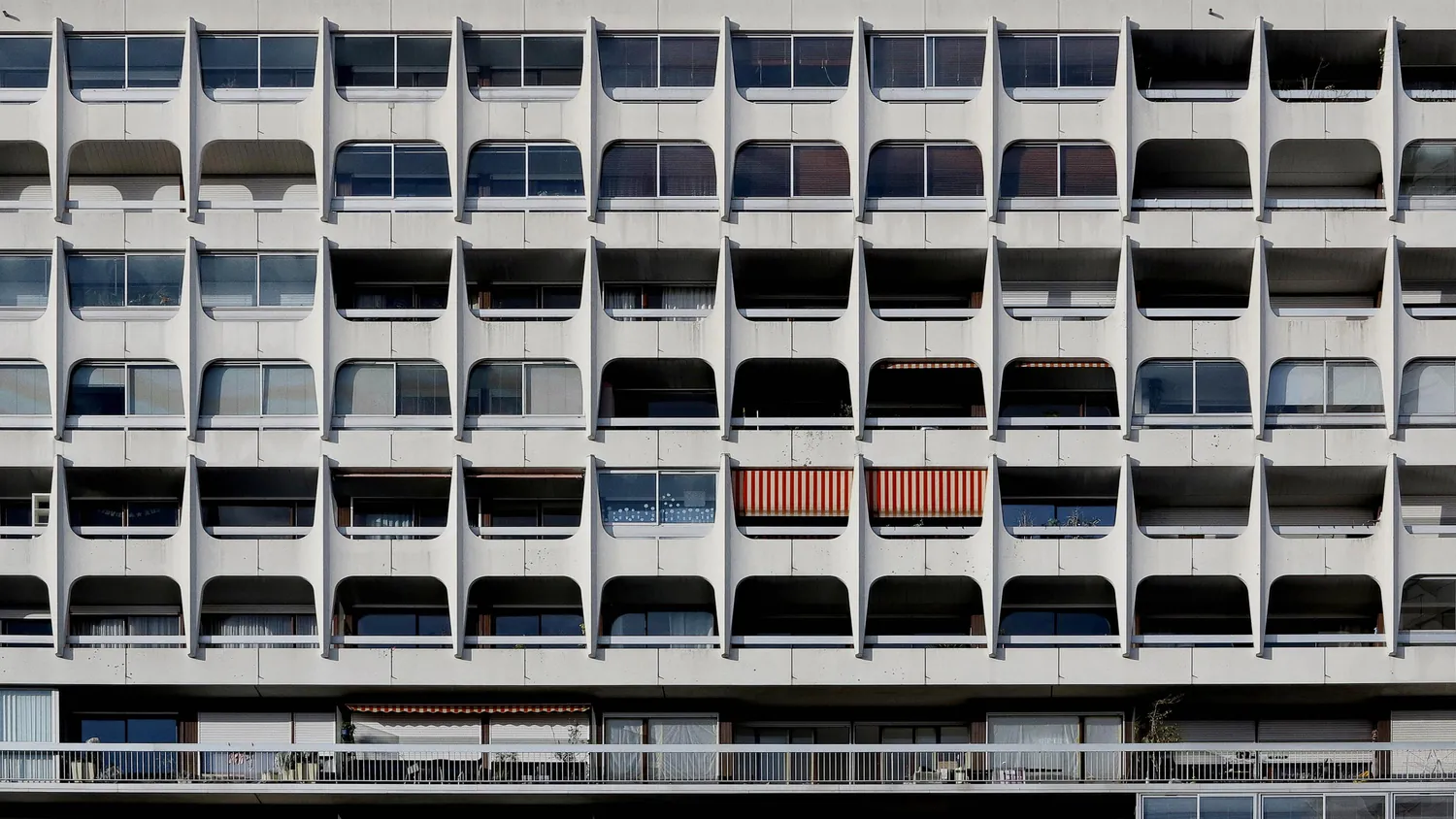 ARCHITECTURE FACADE MAILLOLS LE COLOMBIER 2D