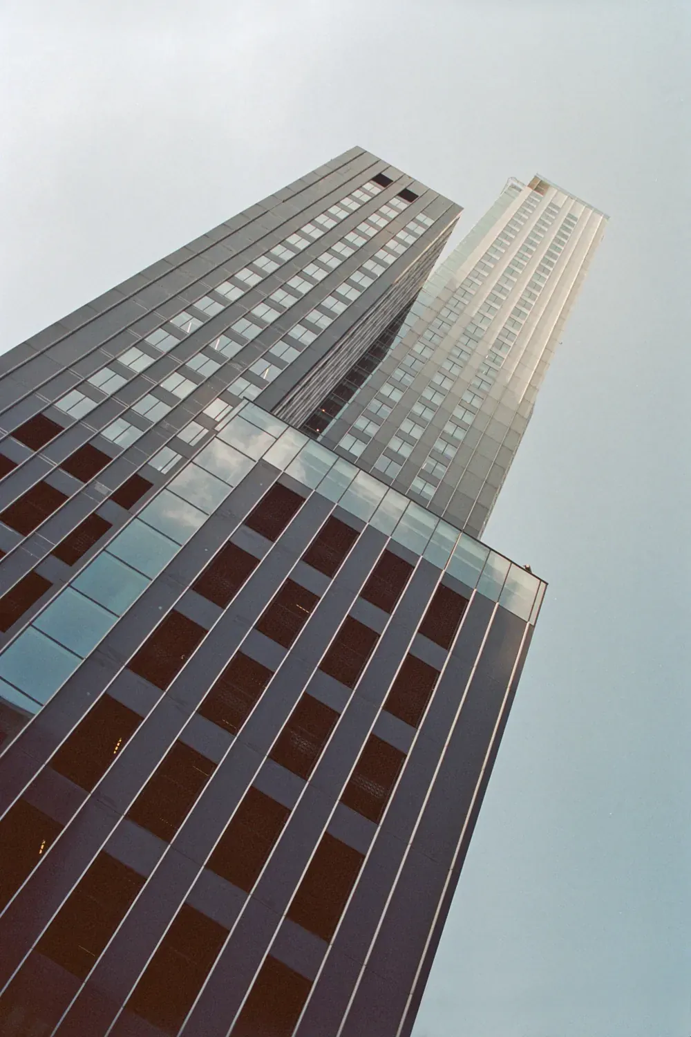analog film portra400 Rotterdam Maastoren